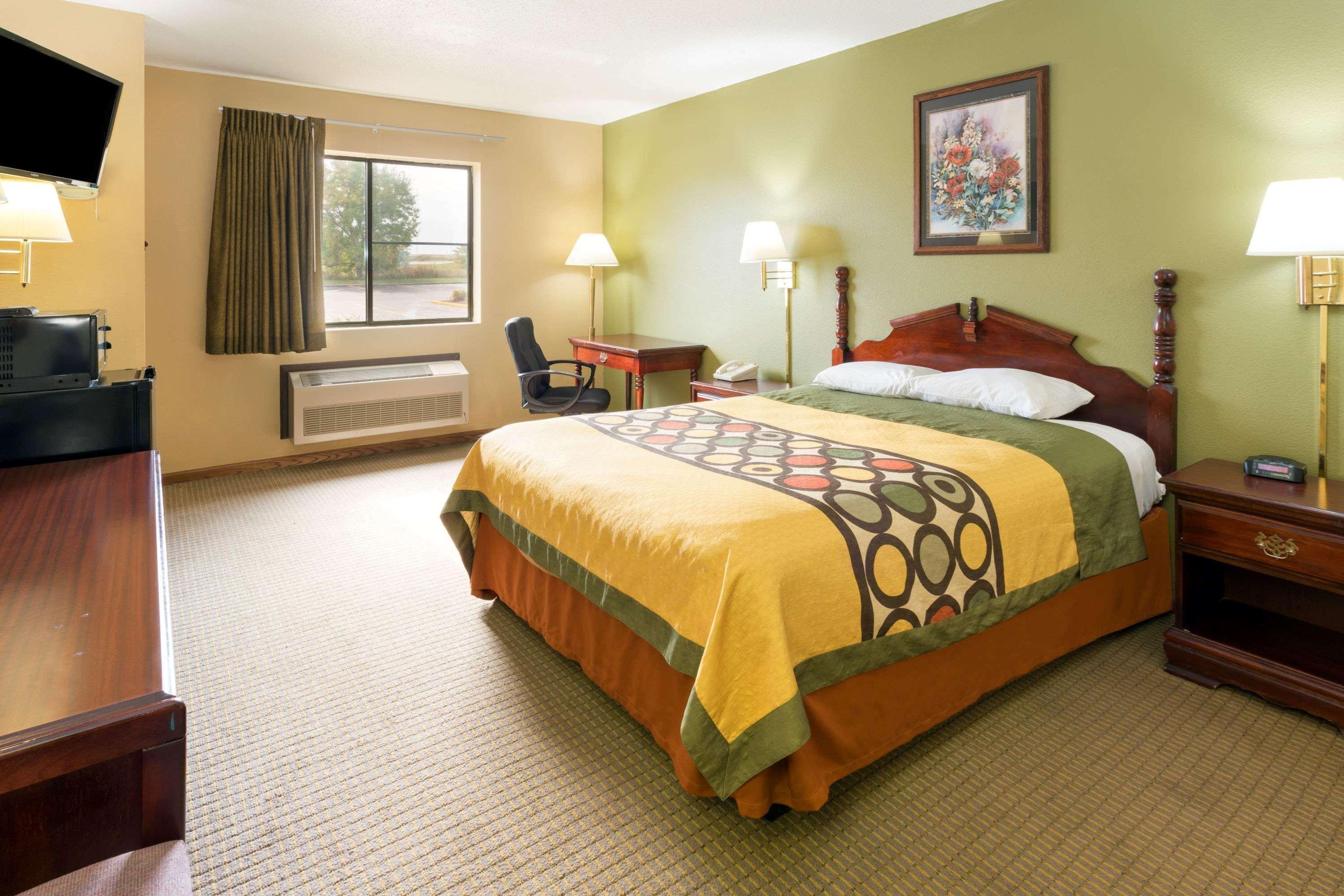 Super 8 By Wyndham Il Hotel