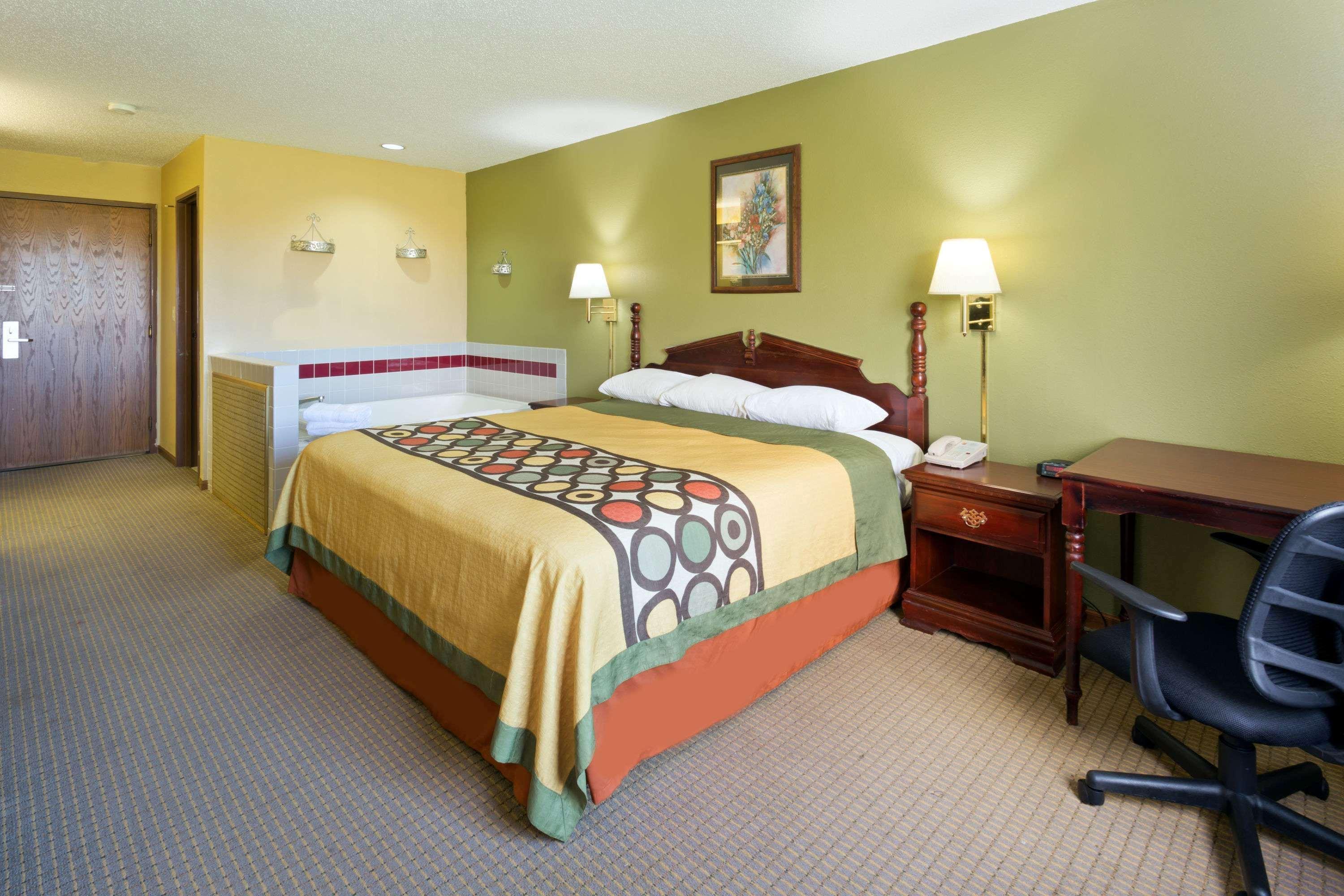 Super 8 By Wyndham Il Hotel