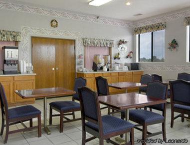 Super 8 By Wyndham Il Hotel