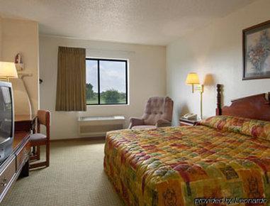 Hotel Super 8 By Wyndham Il DeKalb