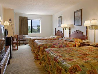 Hotel Super 8 By Wyndham Il DeKalb