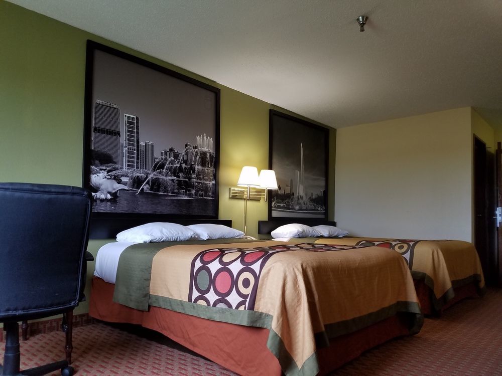Super 8 By Wyndham Il Hotel DeKalb