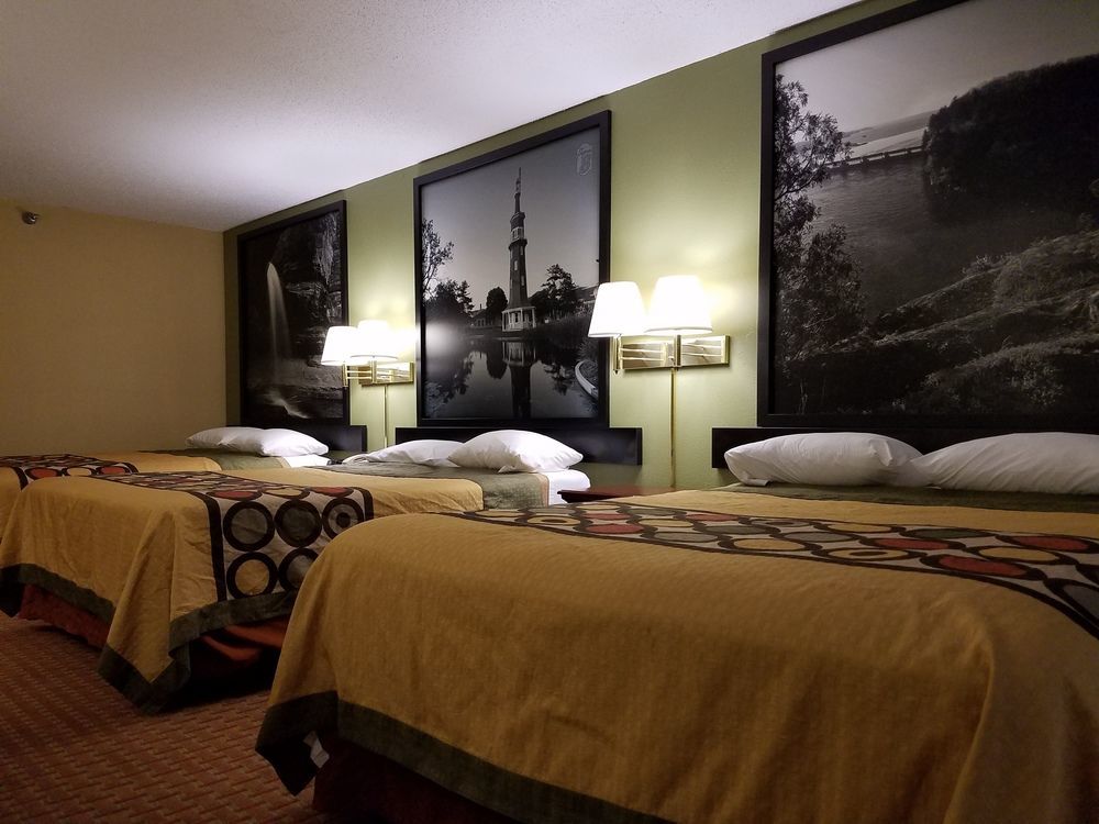 Super 8 By Wyndham Il Hotel
