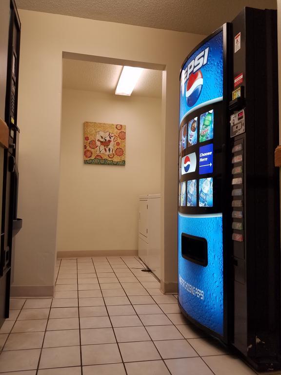 Super 8 By Wyndham Il DeKalb