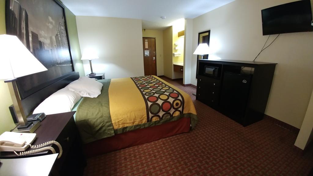 Super 8 By Wyndham Il DeKalb